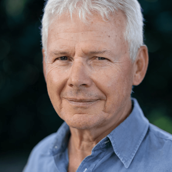Julian O&rsquo; Neill &ndash; The Lines We Cross: Finding local war heroes and how this book evolved banner image