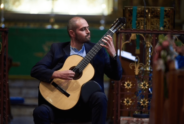 Coffee Concert: Kianush Robeson (classical guitar) banner image