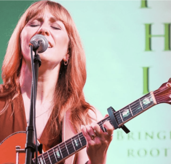 Holly Taymar's Acoustic Christmas - songs for the season by candlelight banner image