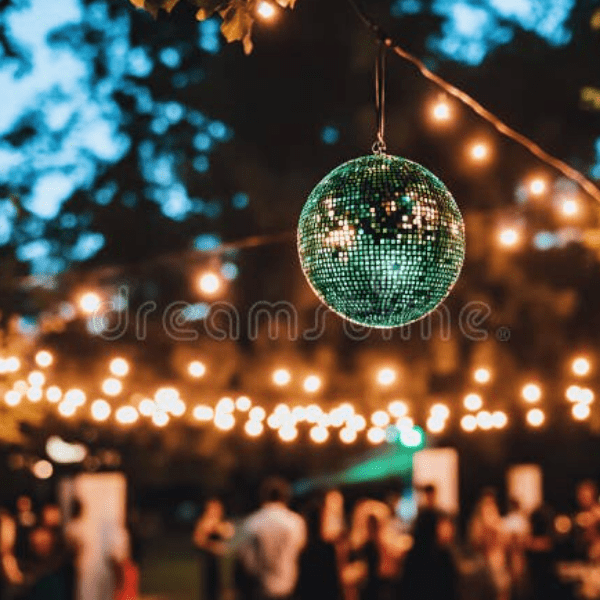 ✨ AN OUTDOOR SILENT DISCO 🪩 banner image